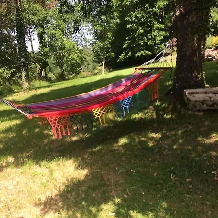 Idyllic Farmhouse In Woods - Private Heated Pool Holiday home *