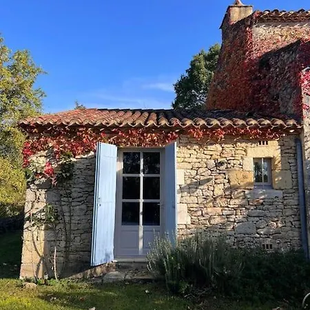 Idyllic Farmhouse In Woods - Private Heated Pool Holiday home *