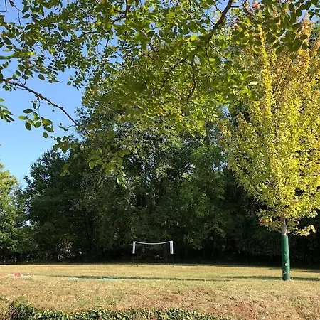 Idyllic Farmhouse In Woods - Private Heated Pool Holiday home *